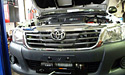 Montáž navijáku Warn - Toyota Hilux 2011
